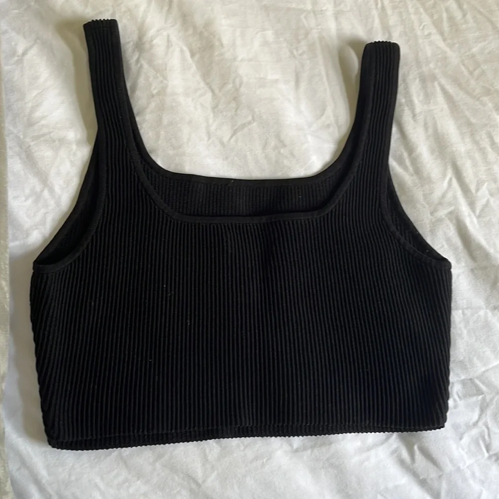 Aritzia Babaton Sculpt Knit Squareneck Cropped Tank - Picture 6 of 7